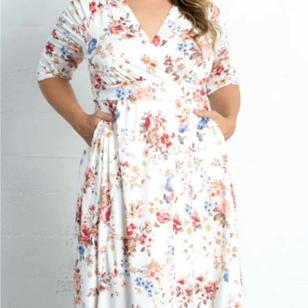 Kiyonna floral dress with pockets (super soft)